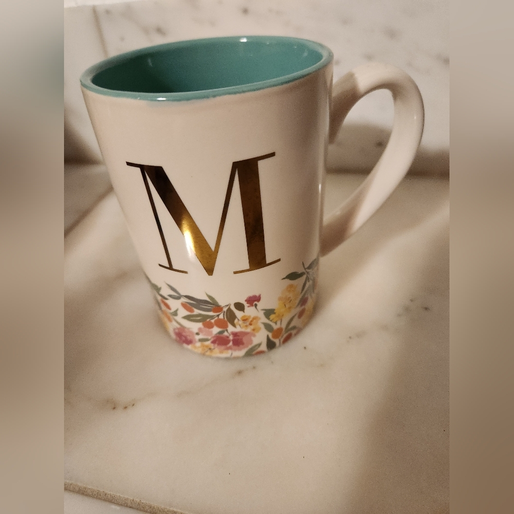 M flower mug